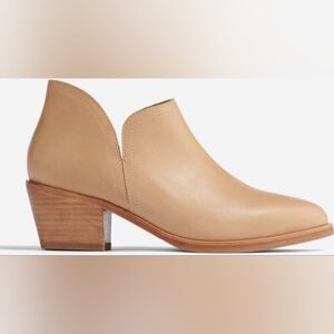 Nisolo Mia Everyday Ankle Bootie In Almond